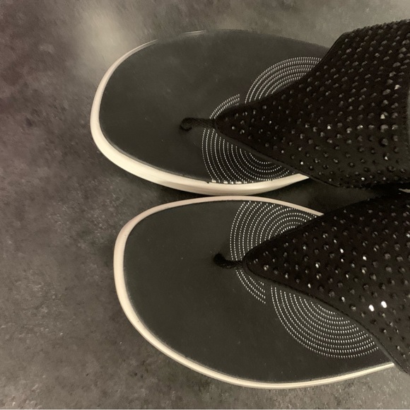 Clarks cloud  steppers.  Brand new never worn. - Picture 3 of 11